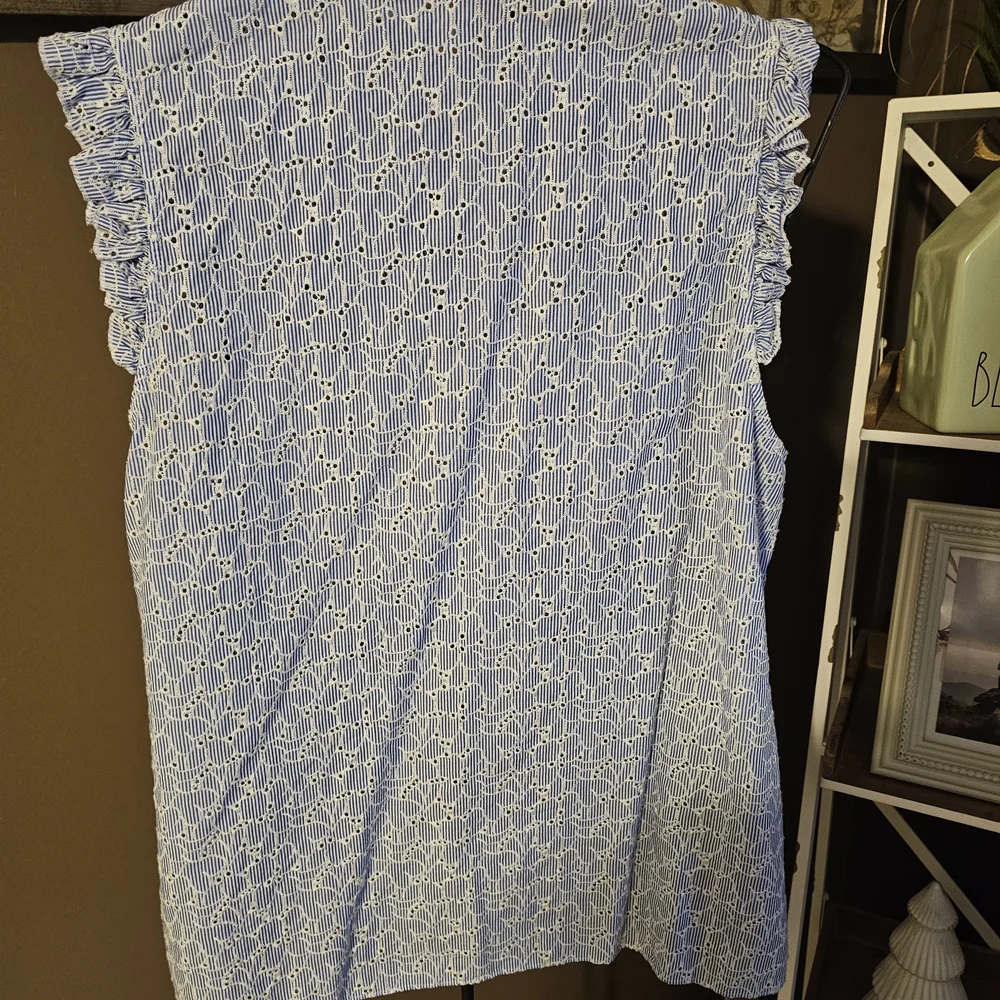 Lilly Pulitzer Blue and White Sleeveless Eyelet Blouse - Picture 2 of 2